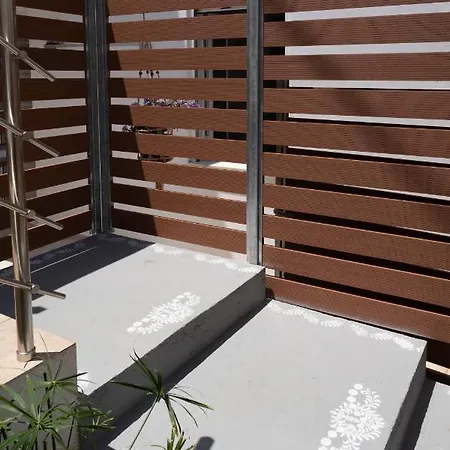 The Garden Of Zephyrus - Halepa Apartment