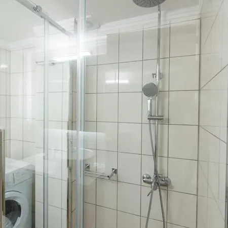 The Garden Of Zephyrus - Halepa Daire Hanya